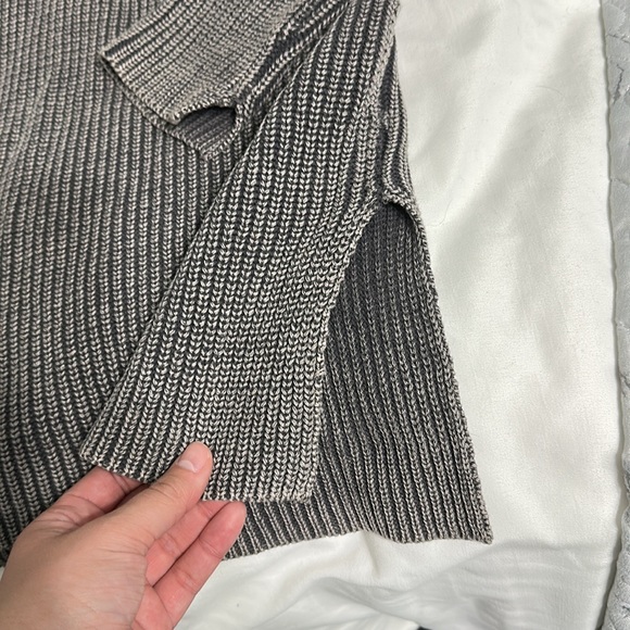 Cotton On Cold Shoulder V-Neck Knit Sweater Gray Ribbed Slit Hem Medium - Picture 3 of 5